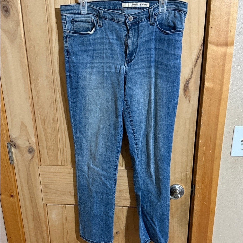 DKNY Women's Straight Leg Jeans in Blue